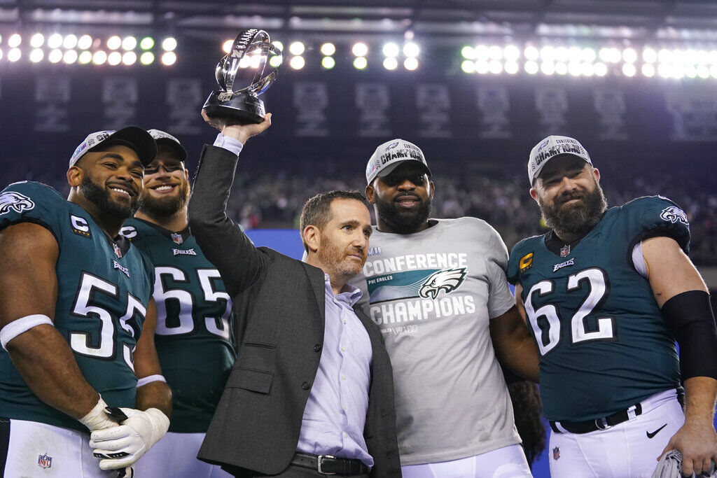 Start celebrating, Foles helps Eagles end Super Bowl drought