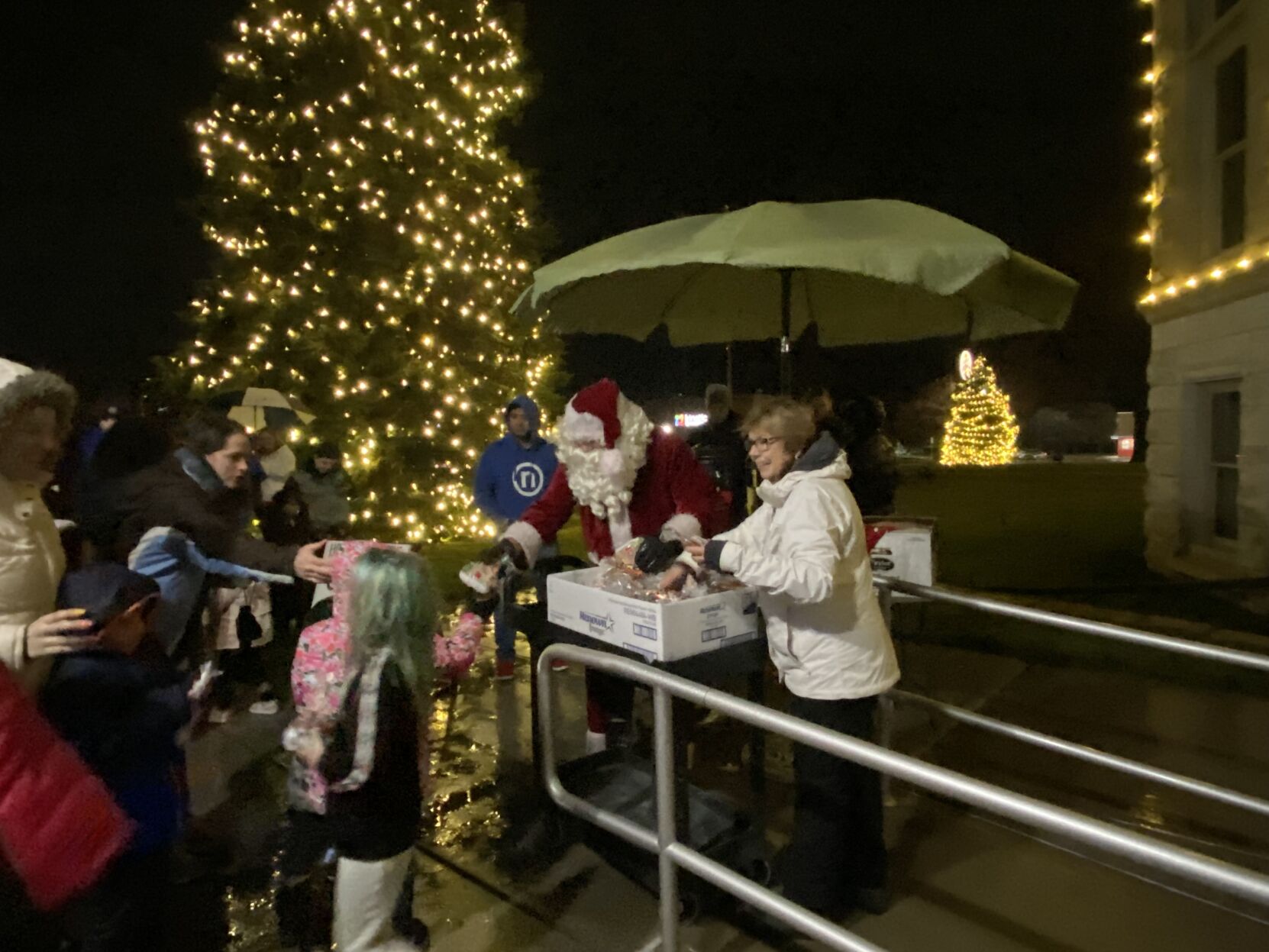 Annual Courthouse Lighting Ceremony held