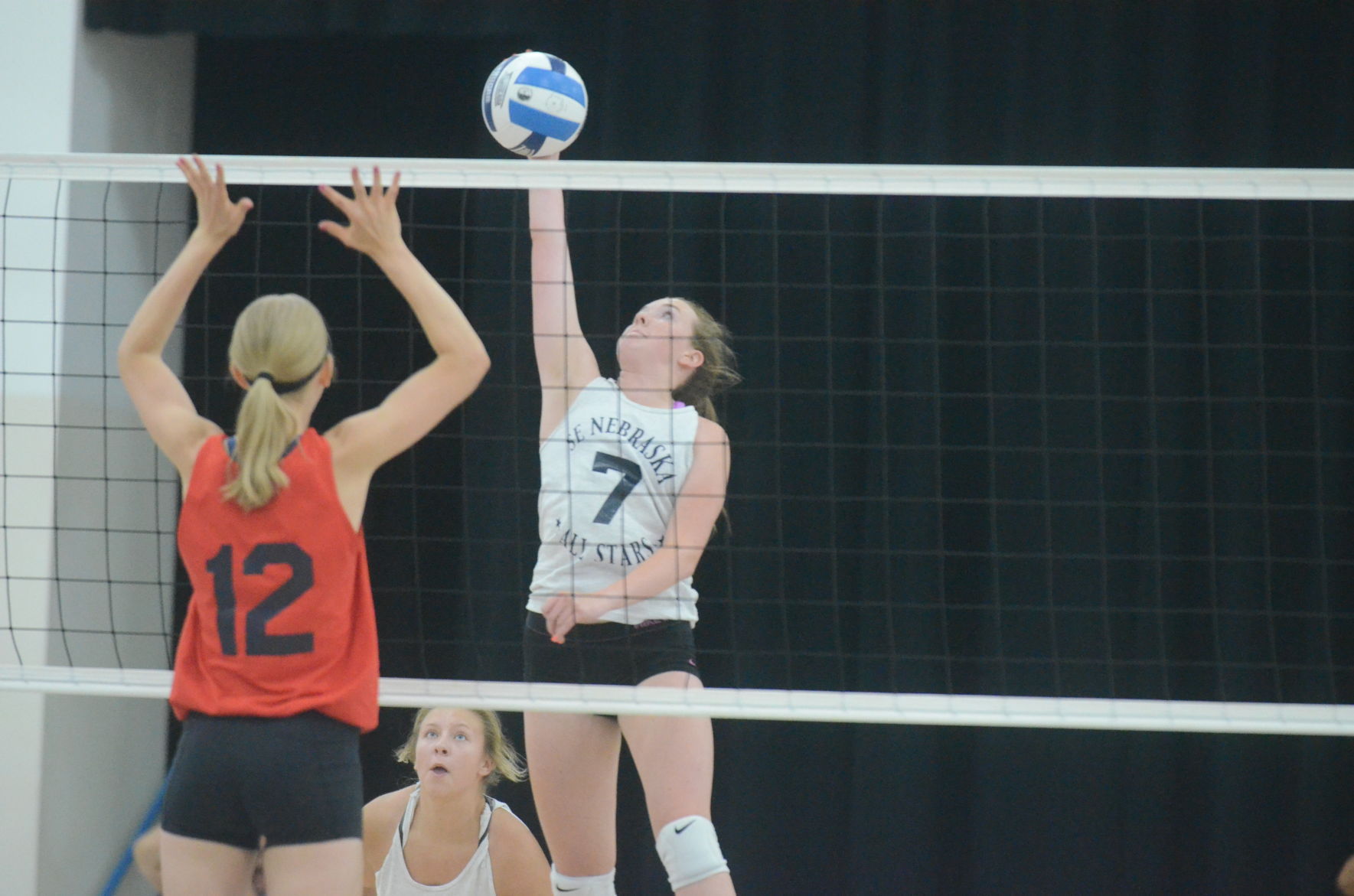 West overpowers East in volleyball match