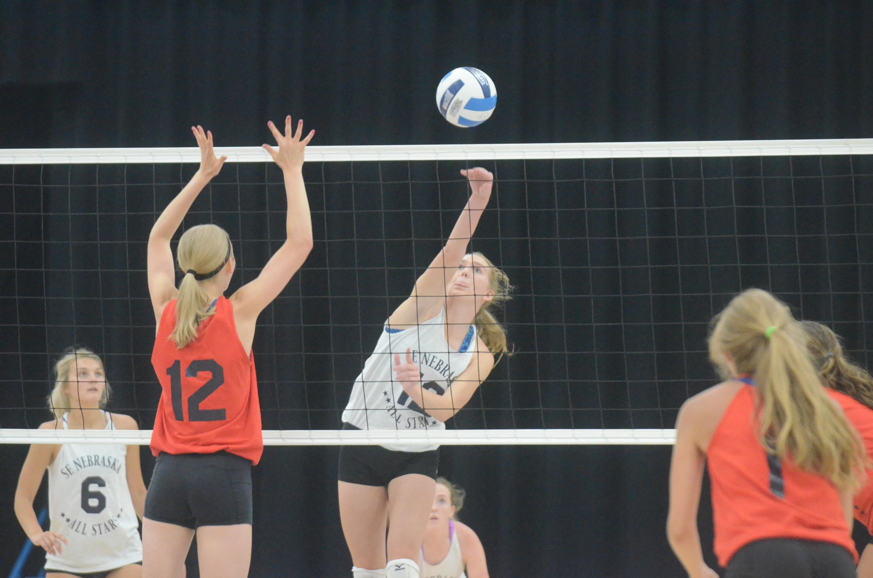 West overpowers East in volleyball match