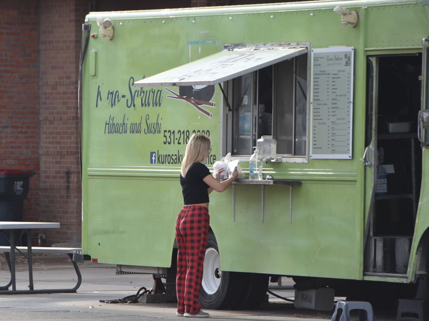 Newest proposed food truck ordinance draws support