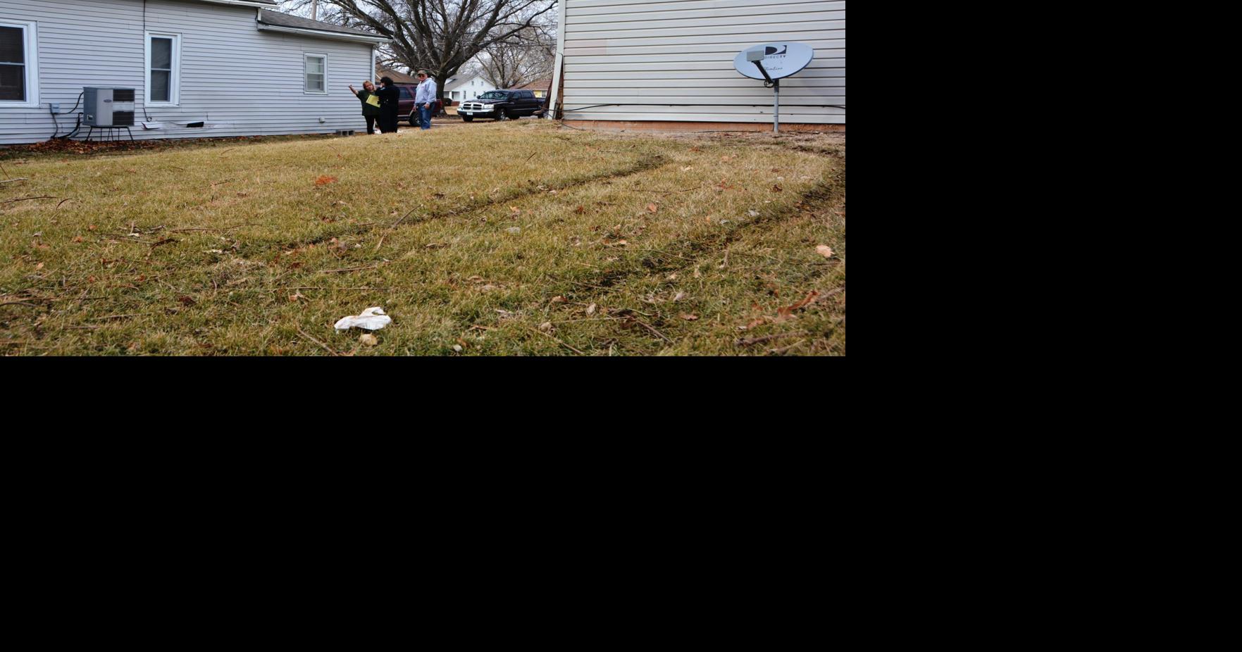 Beatrice crash damages two homes