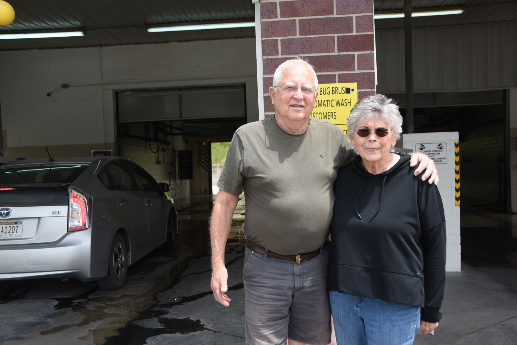 Longtime Beatrice car wash owners retire