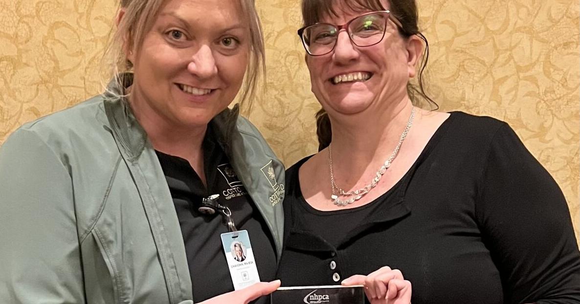 Local hospice social worker receives award