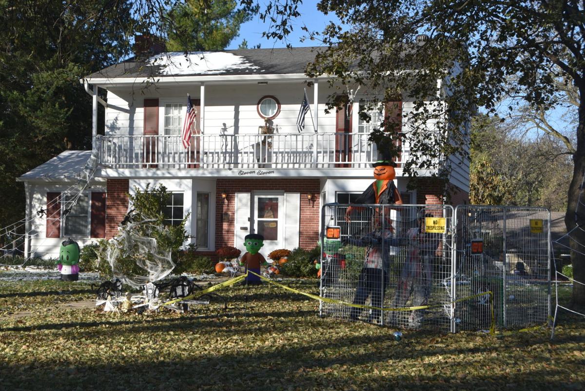 Community Members Adorn Yards With Monstrous Halloween Decorations Local News Beatricedailysun Com