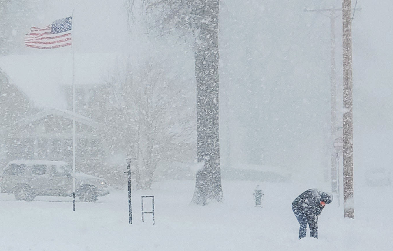 City under snow emergency