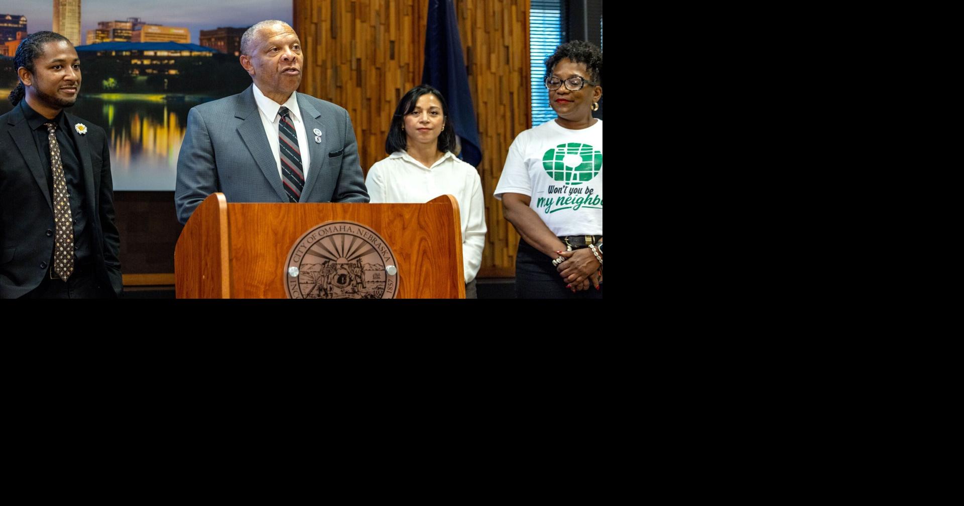 Ewing takes weekend to weigh signing Omaha minimum wage ordinance