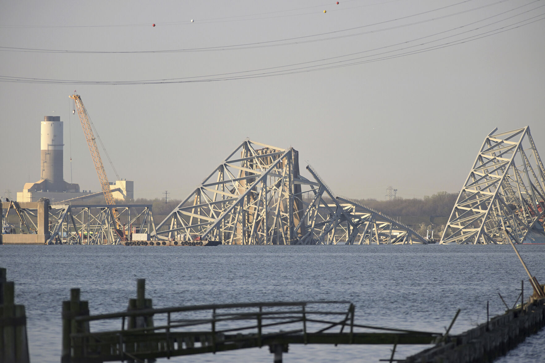 Cranes arrives to remove wreckage from bridge collapse