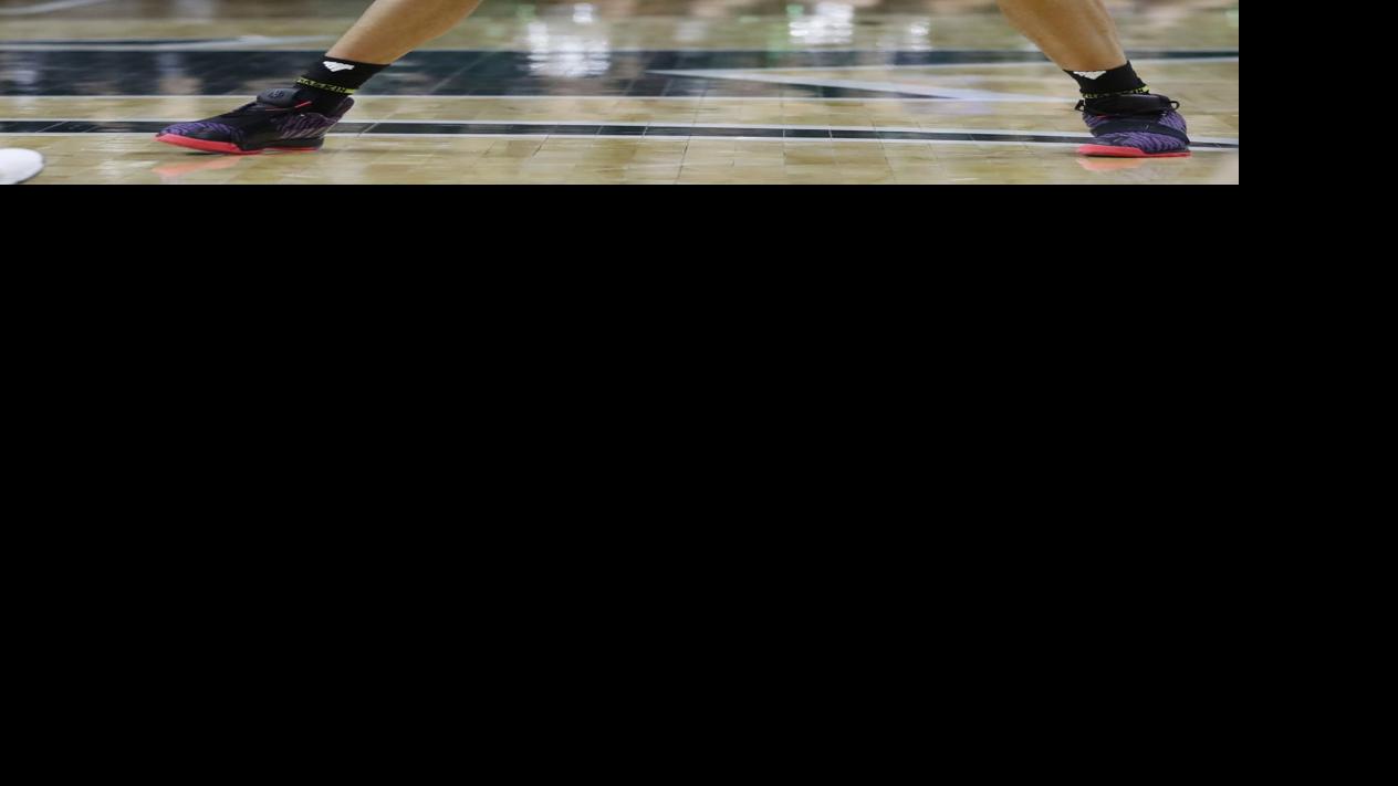 Husker guard Harris likely to miss Big Ten Tournament after suffering knee injury against Iowa