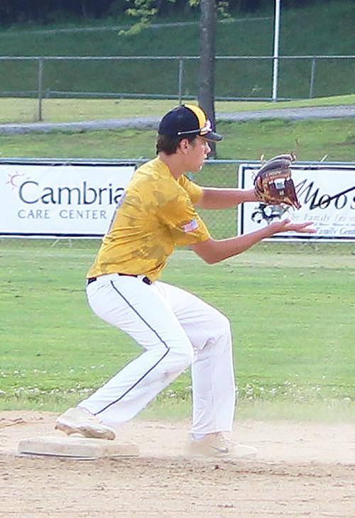 CK Chamberlain catches throw.jpg