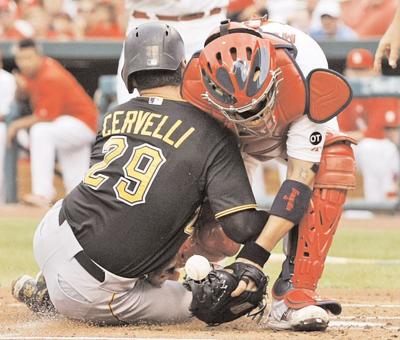 Cervelli helps Pirates rally for win over Cardinals