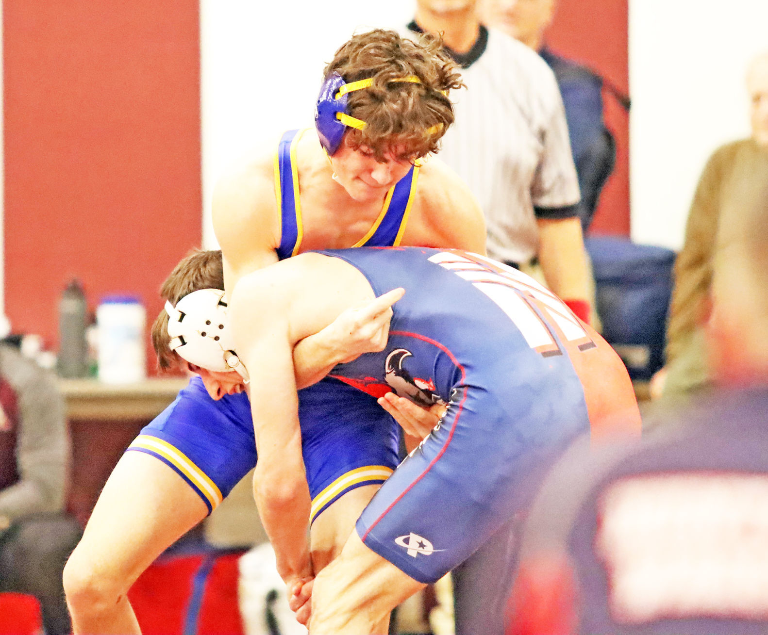 One Bulldog still wrestling at 6 AA tourney Local