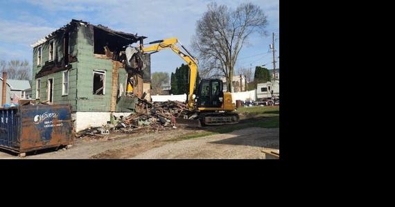 Saxton zeroes in on new mayor, fire-gutted house razed - Vimarsana News