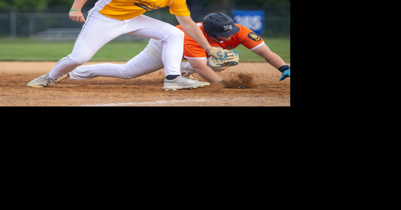 Hurricanes blow past Bulldogs in 12-4 victory