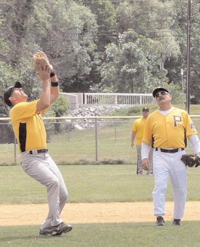 104 Pittsburgh Pirate Manny Sanguillen Photos & High Res Pictures