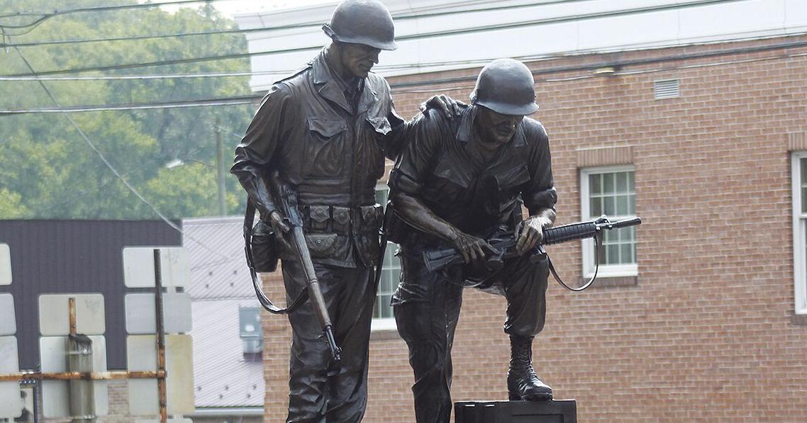 Brothers of Honor — Everett dedicates statue to two military heroes - Vimarsana News