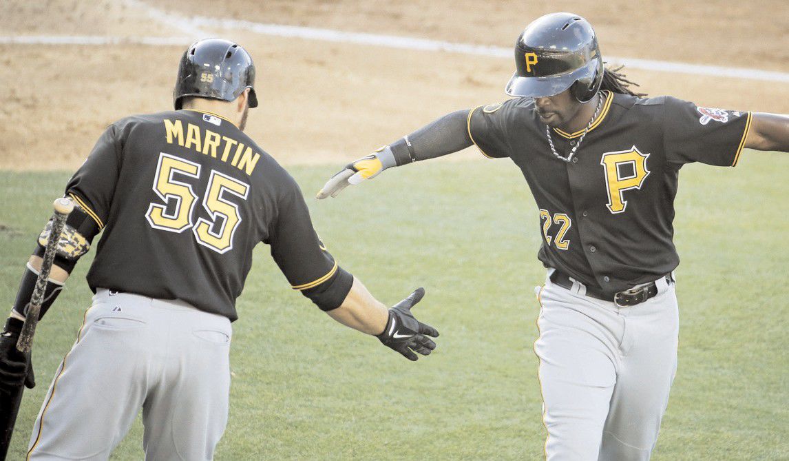 Andrew McCutchen homers twice in win over Dodgers