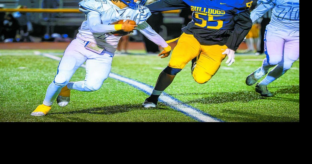 Ken West football topples Ken East for seventh straight win in crosstown rivalry