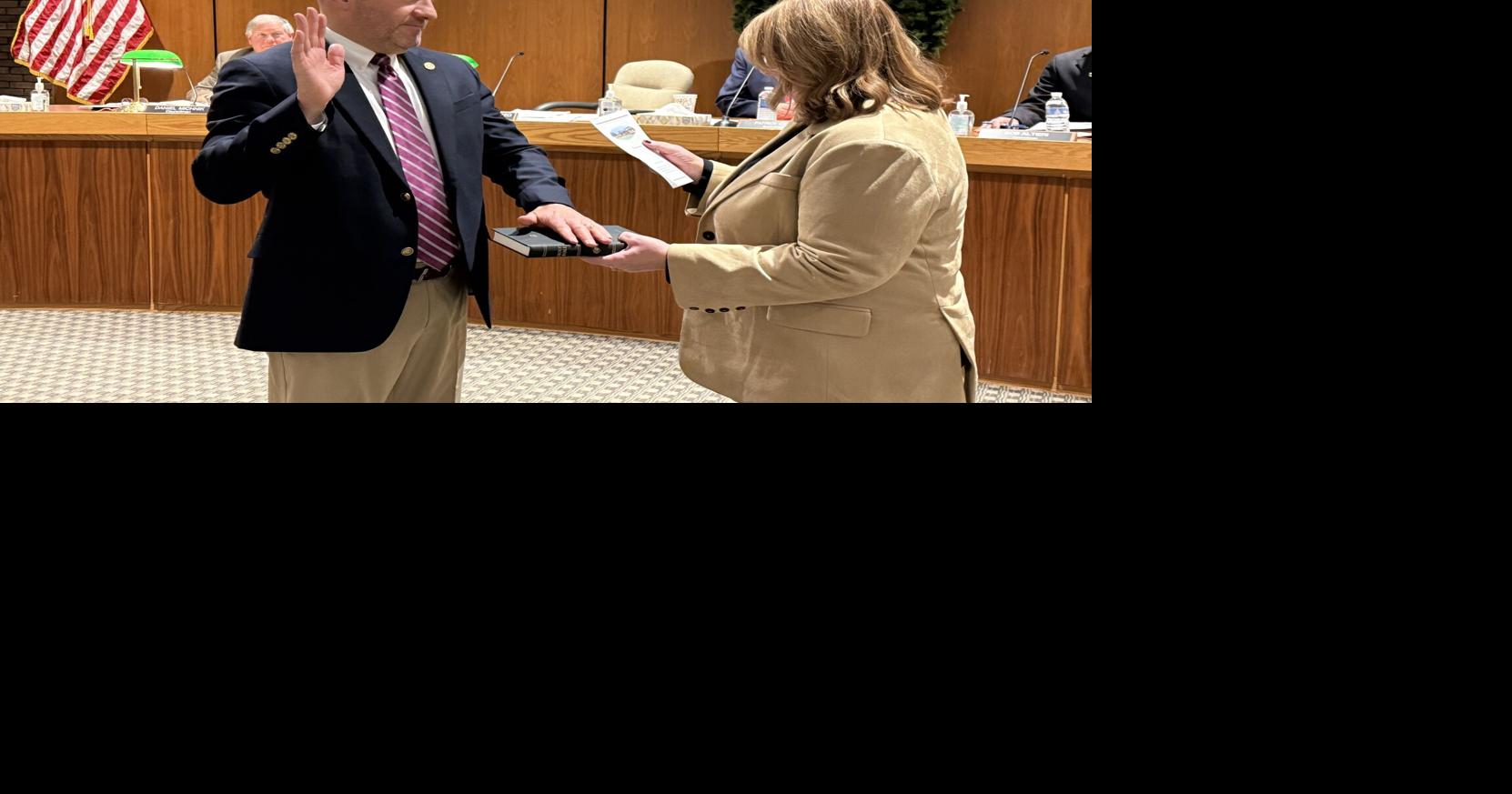 Elected officials sworn in | News | beenews.com