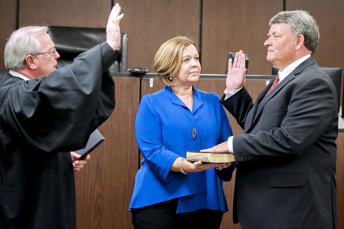 Coleman sworn in as 38th circuit judge | News | bgdailynews.com