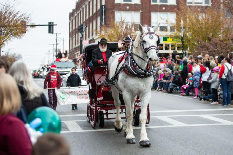 SLIDE SHOW Thousands gather downtown for annual Jaycees Christmas