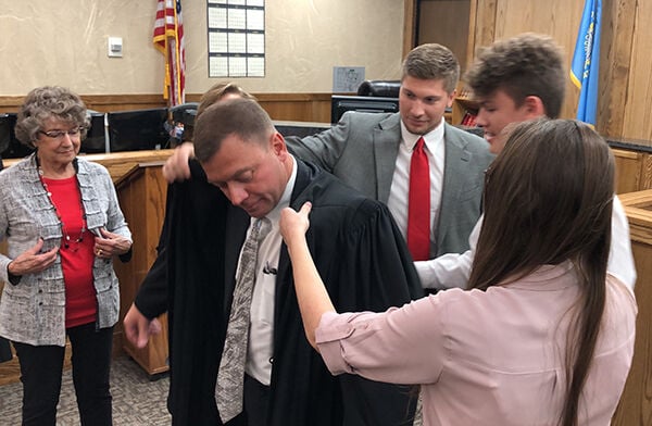 Herron sworn in as 4th Circuit presiding judge, News