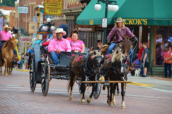 Days of ‘76 parade thrills Deadwood  Local News  bhpioneer.com