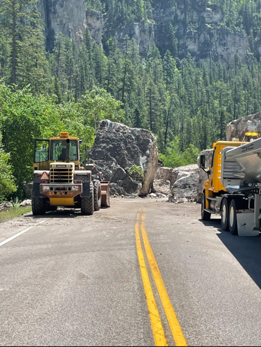 Rock slide closes Spearfish Canyon causing 200 feet of damage to road |  Local News | bhpioneer.com