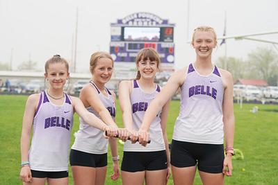 Broncs and Diggers compete at  Region 8 track meet