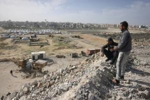 Trapped under Israeli bombardment, Gazans fear the 'new border'