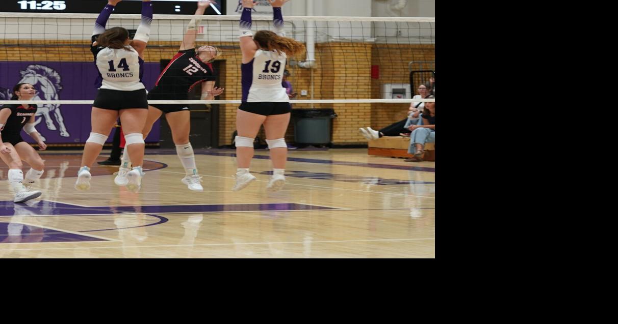 Scoopers rebound to win VB season opener in 4 sets