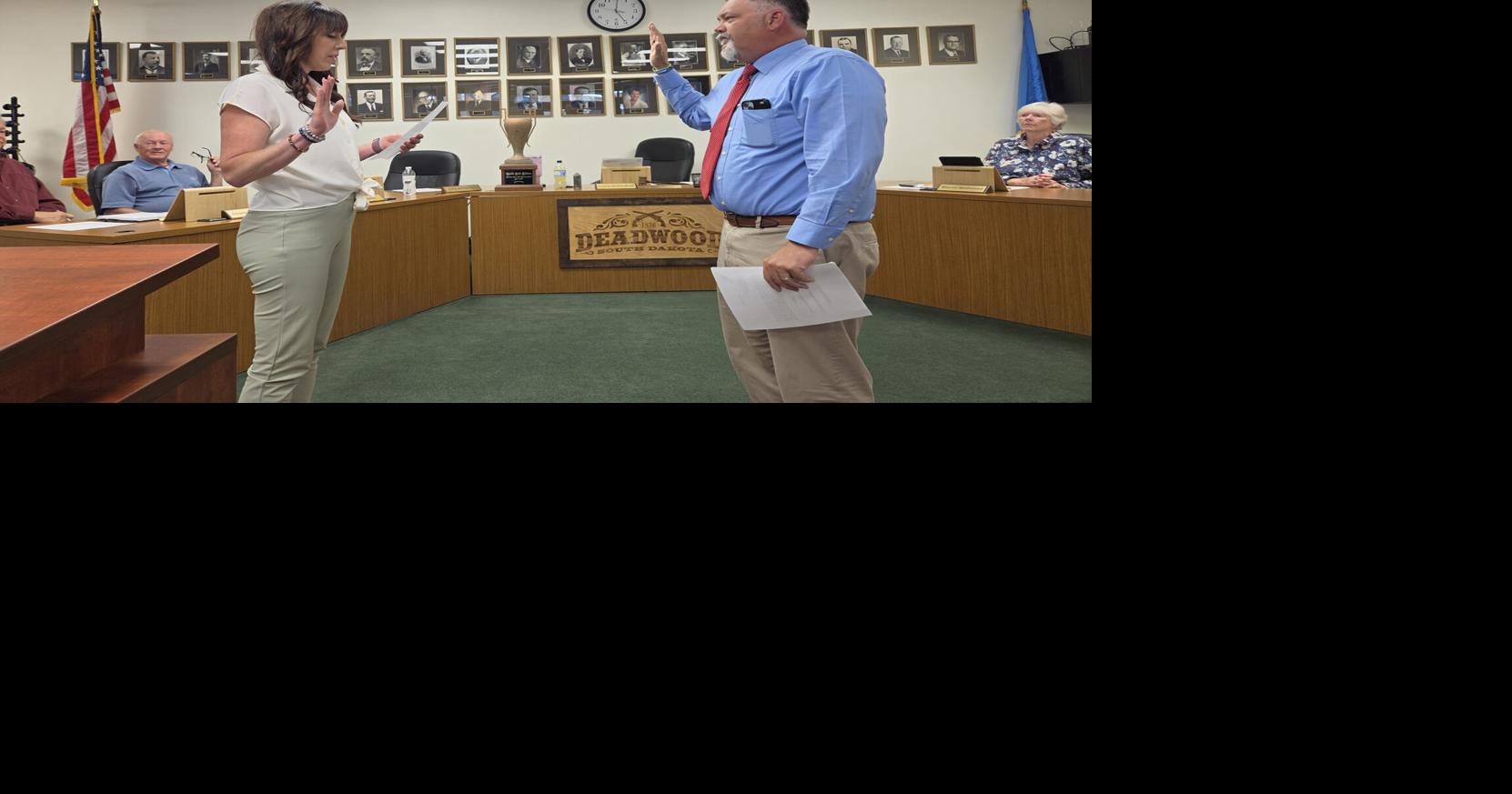 Read moreDeadwood swears in city attorney, commissioners