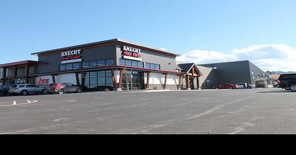 Customers Enjoying New Expanded Knecht Home Center Of Spearfish Local News Bhpioneer Com
