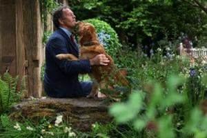 Beloved UK gardener's dog lends a paw at top flower show