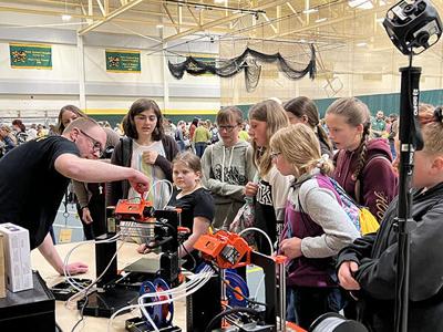 Middle school students experience STEM at Women in Science conference