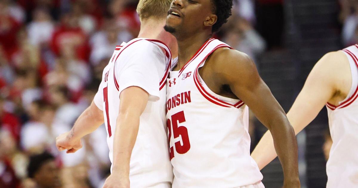 Andrew Rohde dazzles with passing vs. Northwestern