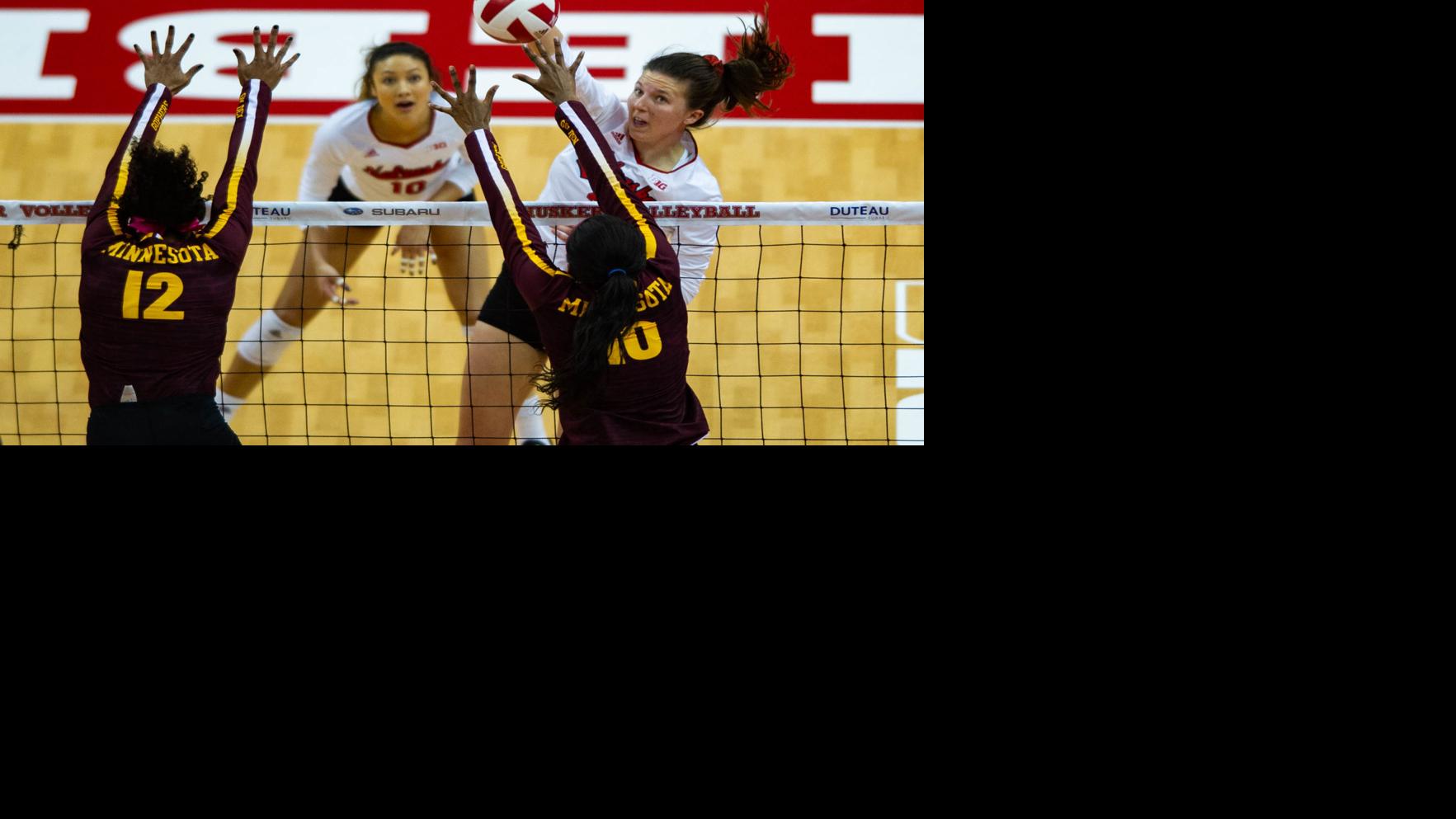 Mikaela Foecke playing at 'playeroftheyear level' Volleyball