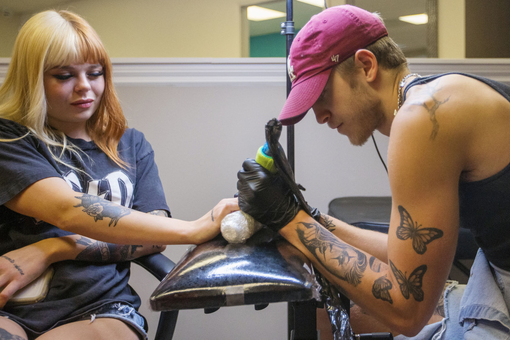 Tattoo Artist Salary in Billings, MT: Hourly Rate (Mar 2024)