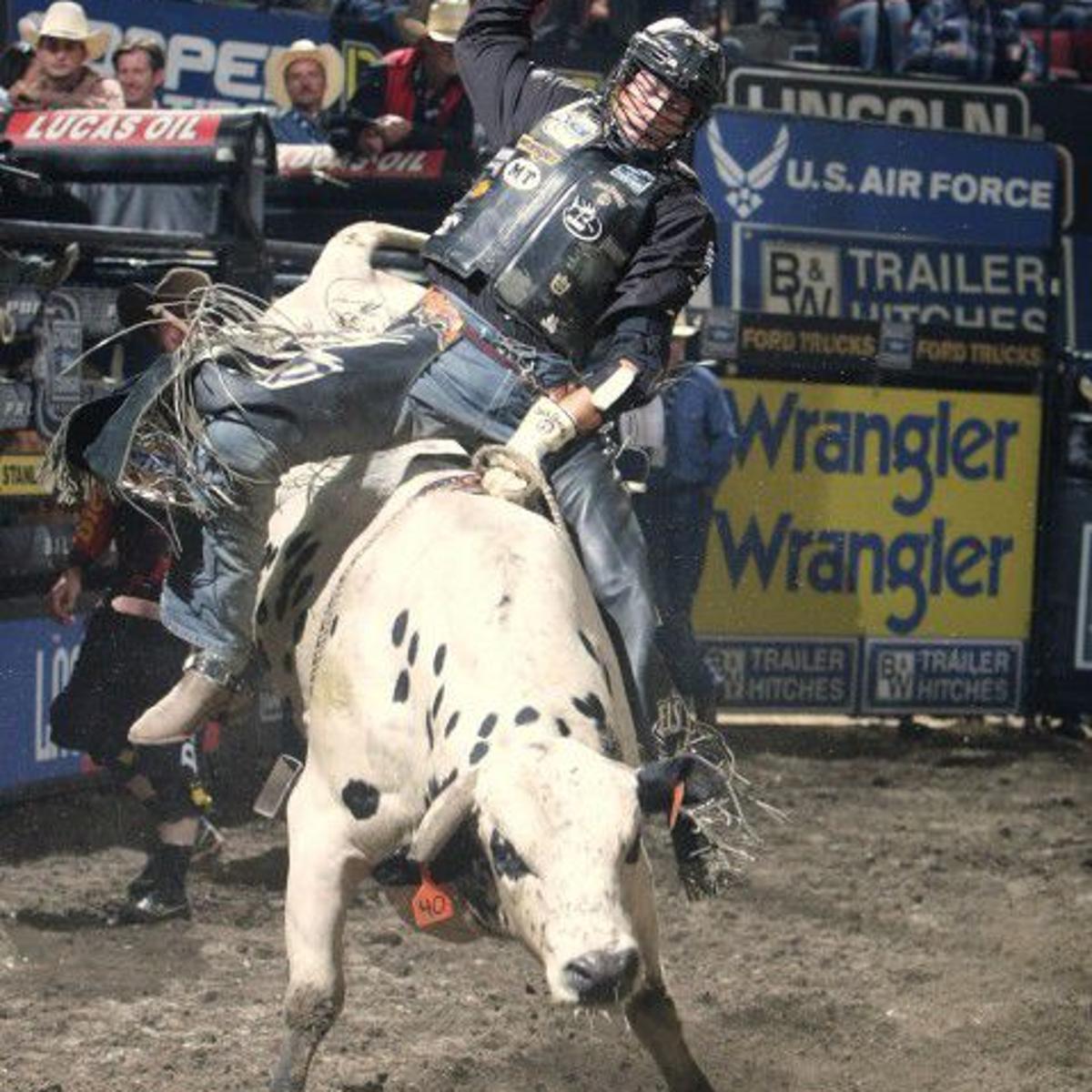 Bull Rider Beau Hill Getting Closer To A More Normal Life Rodeo Billingsgazette Com