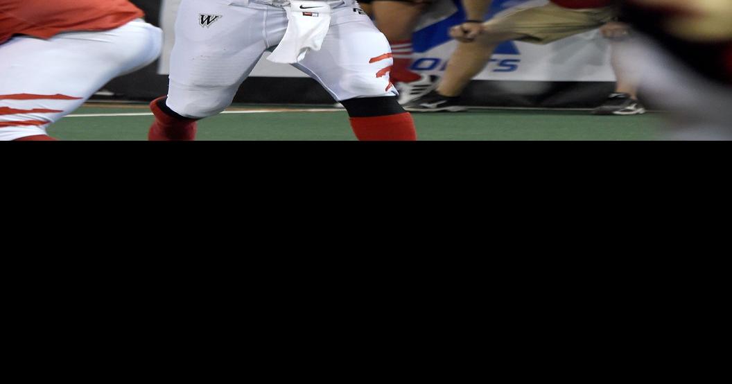 Wolves' new QB limps into, and away from, his IFL debut