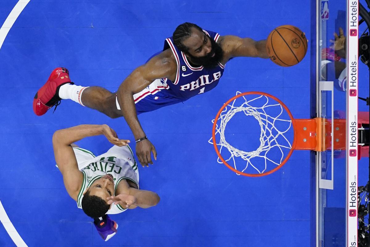 Watch: Jayson Tatum stuffs Kevin Durant dunk with both hands 