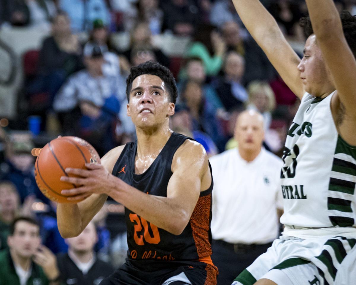 Hardin S Eric Woods Signs With United Tribes Technical College For
