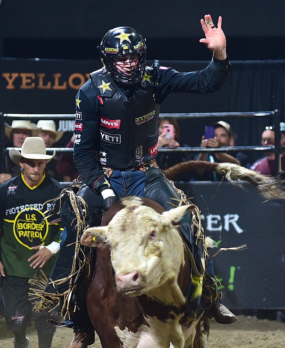 Strong final 2 rounds net Cody Teel the Professional Bull Riders