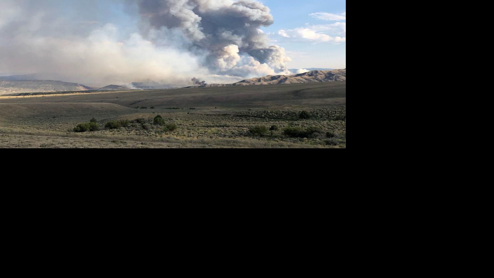 Wildfire burns 2,500 acres in southern Wyoming State & Regional