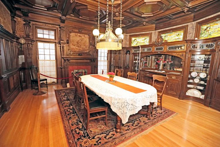 Moss Mansion dining room