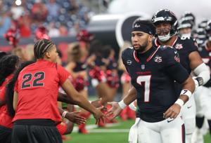FOOTBALL-NFL-HOU-OAK/