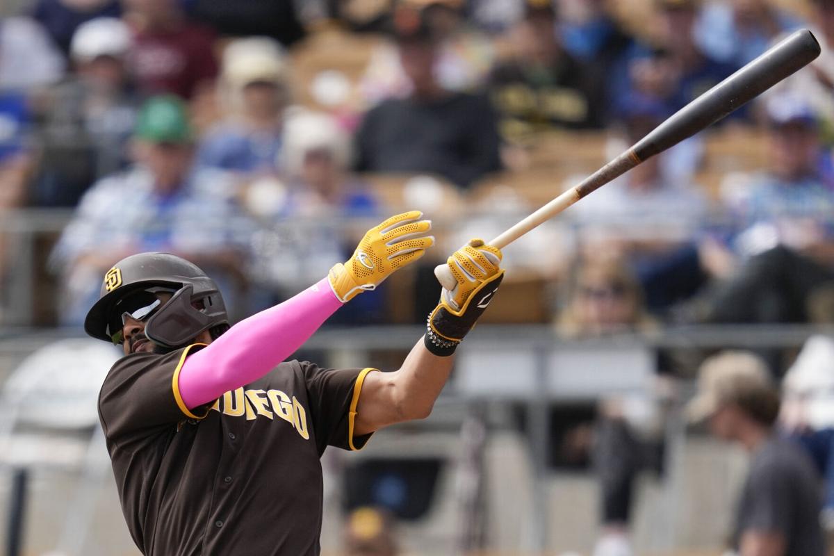 Fernando Tatis Jr. blasts 2 HRs to power Padres past Dodgers