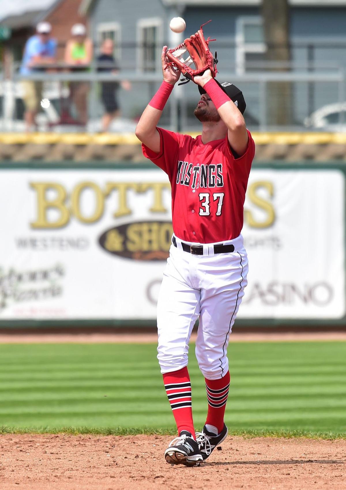 Mustangs infielder Nadir Ljatifi
