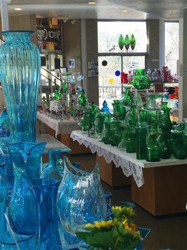 West Virginia: Watch glass being made by hand at Blenko
