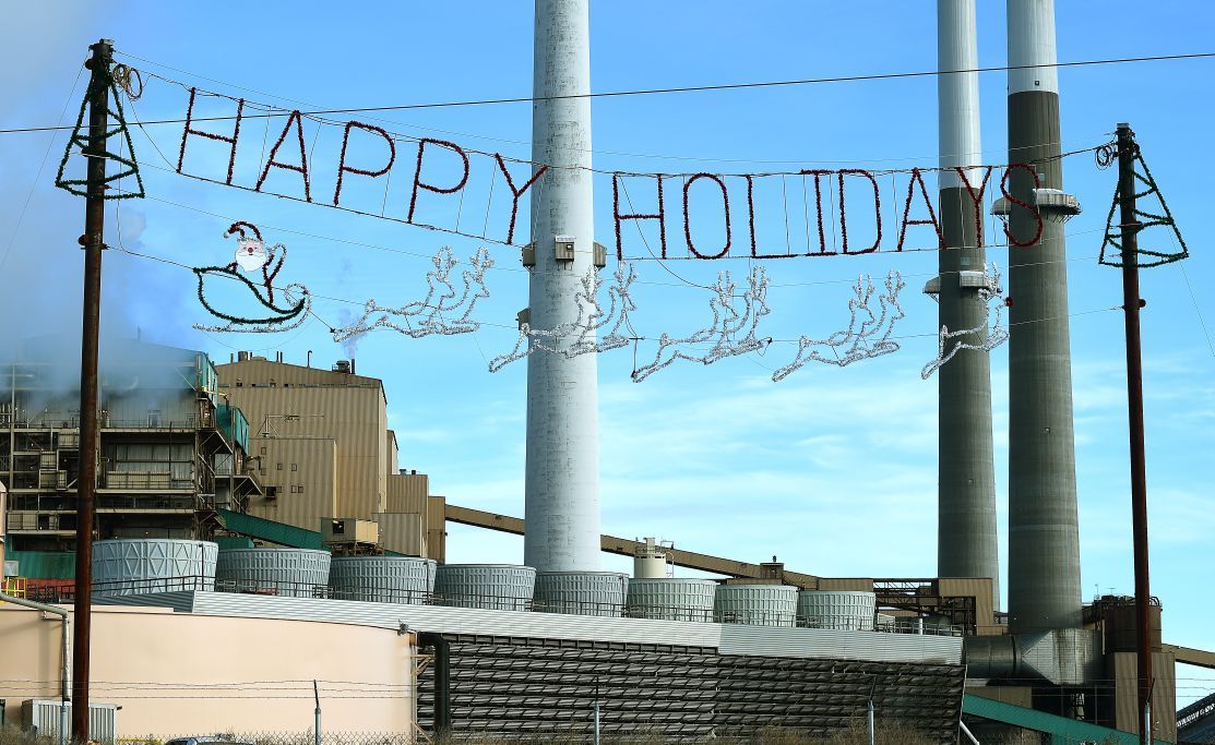 Colstrip Happy Holidays sign